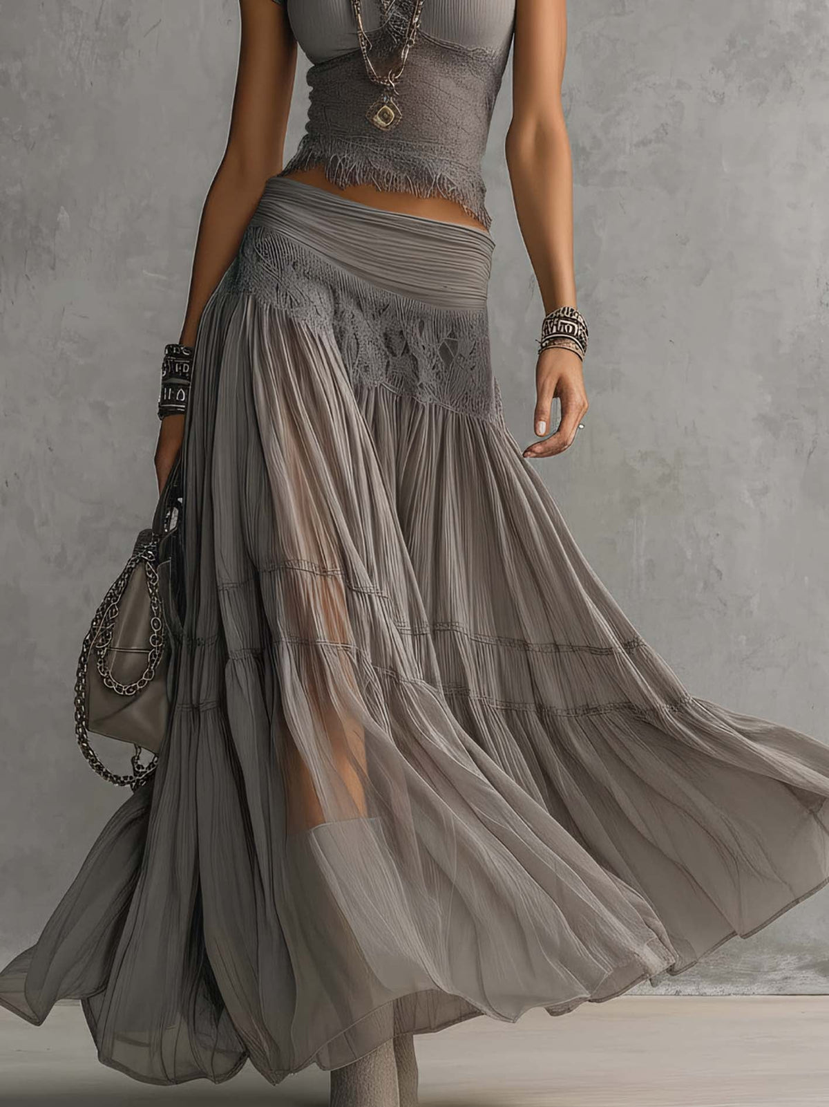 Chiara | Set Top in Pizzo Grigio e Gonna Maxi Plissettata