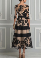 Abito Midi A-Line Elegante in Pizzo Nero