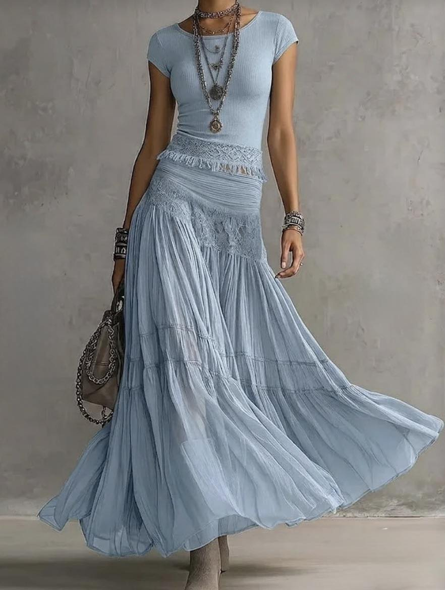 Rossella | Set Top in Pizzo Blue e Gonna Maxi Plissettata