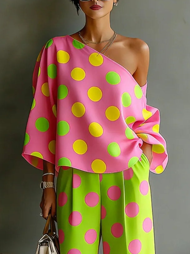 Top colorato a pois, senza spalle, e pantaloni ampi - Completo due pezzi