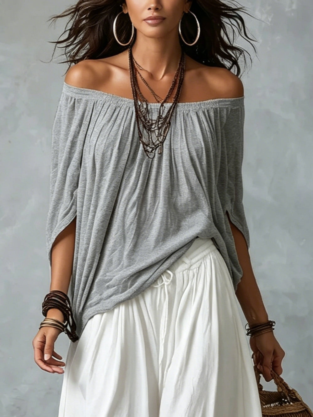 Bianca | Top Grigio Off-shoulder e Pantaloni Lantern Bianchi Svasati