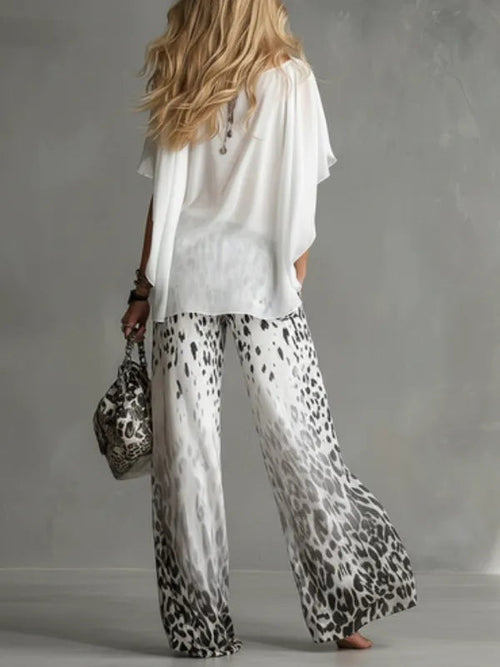 Alba | Set T-shirt Bianca e Pantaloni in Chiffon con Stampa Leopardata