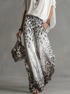 Alba | Set T-shirt Bianca e Pantaloni in Chiffon con Stampa Leopardata