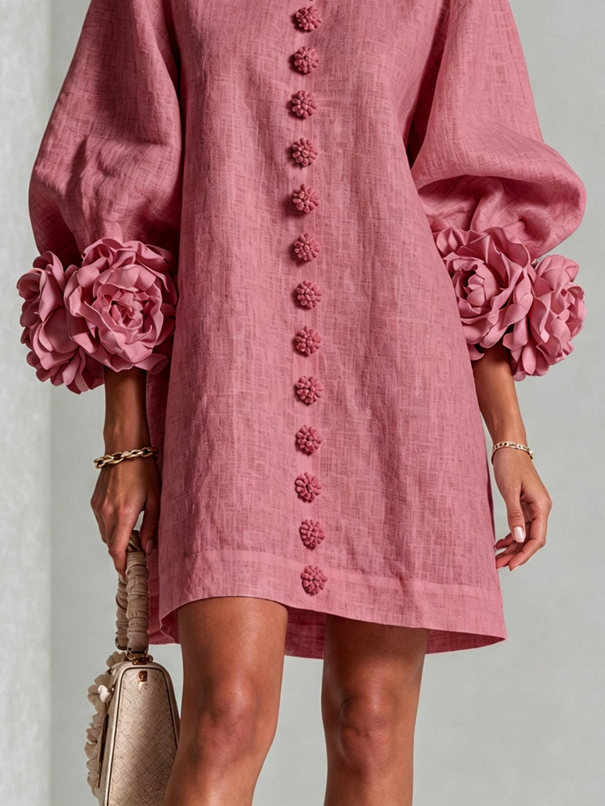 Abito Mini Button-down in Stile Vintage con Maniche Floreali Stravaganti