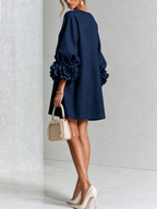 Abito Mini Button-down a V in Navy con Maniche Floreali Stravaganti
