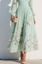 Camilla | Abito Maxi Plissé in Chiffon Verde Menta con Stampa Floreale