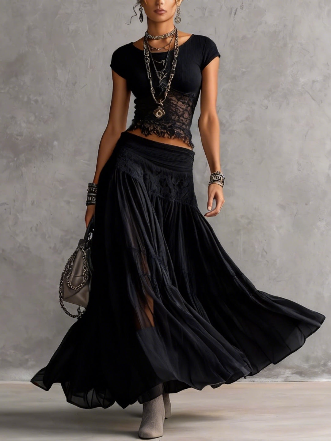Fiamma | Top Nero in Pizzo Trasparente con Pannelli e Set di Gonna Maxi Plissettata