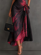 Abito Midi Avvolgente Astratto Rosso e Nero con Collo a Camicia, Scollo a V, Maniche Corte, Vita con Nastro e Orlo Asimmetrico Arricciato