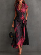 Abito Midi Avvolgente Astratto Rosso e Nero con Collo a Camicia, Scollo a V, Maniche Corte, Vita con Nastro e Orlo Asimmetrico Arricciato